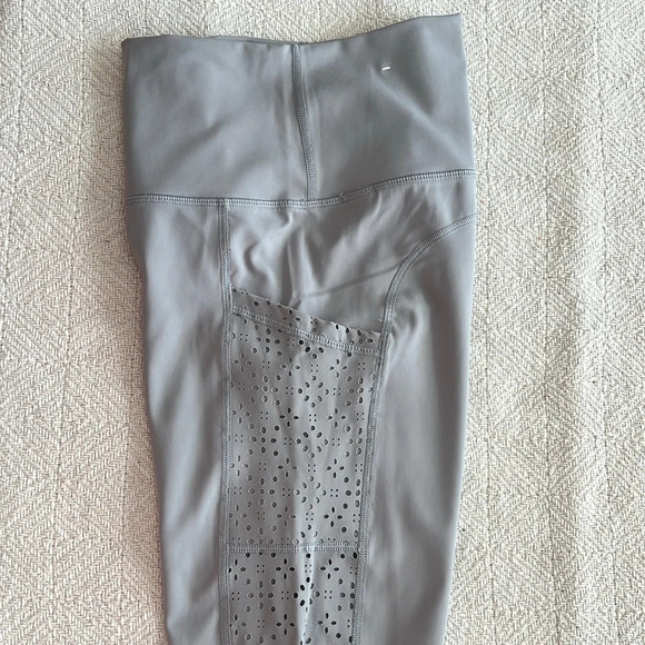 Aerie Chill Play Move 7/8 leggings Gray Size Medium - Picture 3 of 8